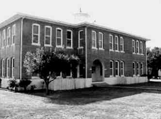 Photo of old Bertram Texas Schoolhouse
